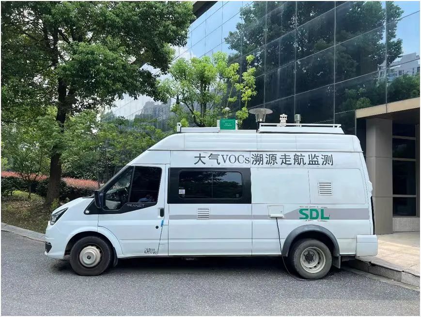 B体育大气走航服务监测车2.jpg