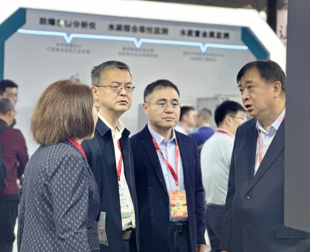 中国环境监测总站副站长毛玉如来访B体育展台.jpg